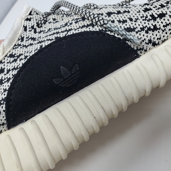 Adidas yeezy turtle dove first Gen sneakers - Picture 7 of 9